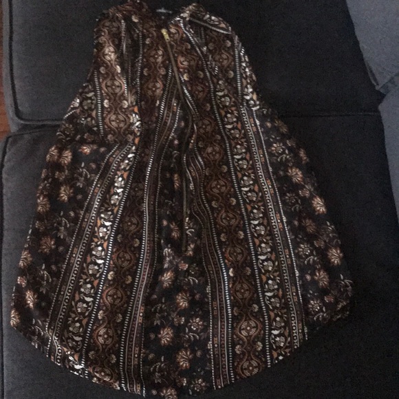 Clothes - Picture 1 of 3